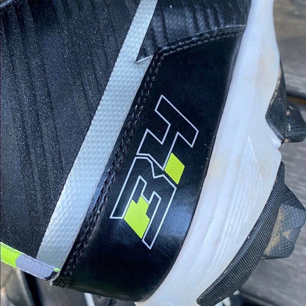 Under Armour Black and Lime High-Top Baseball Cleats Men  Size 12